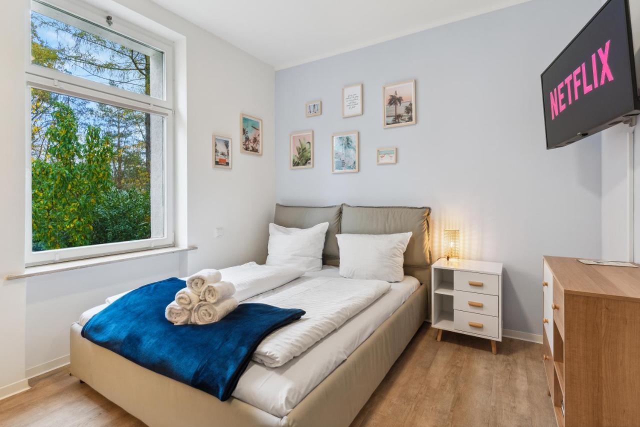 Vorstadtoase - 2 Personen - Eichwalde, Naehe Ber - Queensize-Bett, Netflix, Parken Bagian luar foto